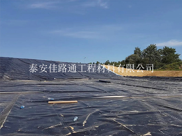 四季更迭下的养殖防渗土工膜铺设：应对之道，新颖视角